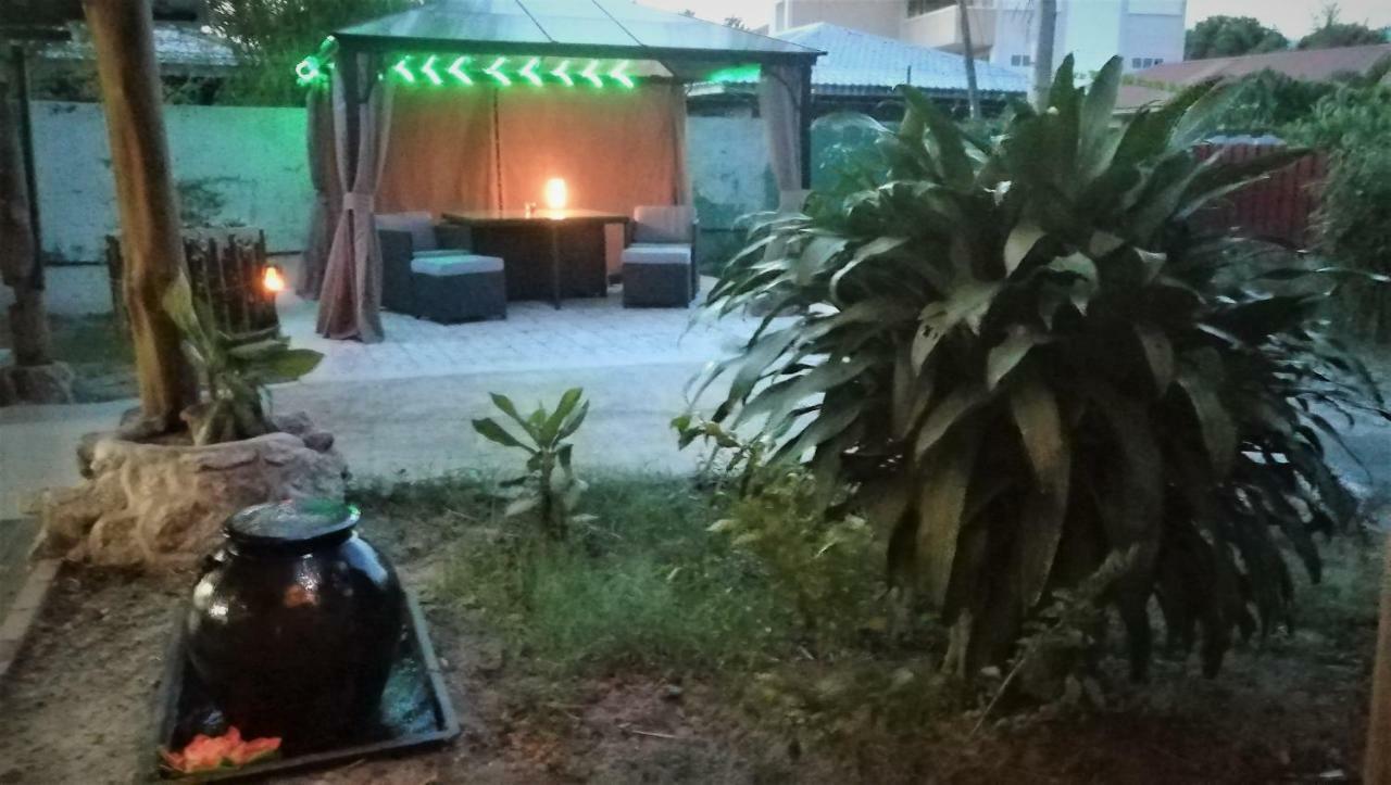 Sabandy House B&B Padang Mat Sirat Ngoại thất bức ảnh